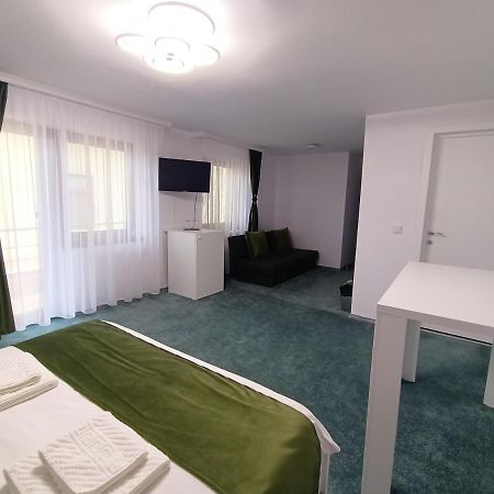 Casa Tiky Hotel Timişoara Buitenkant foto