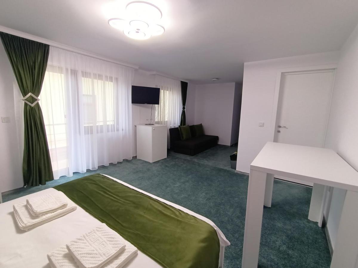 Casa Tiky Hotel Timişoara Buitenkant foto