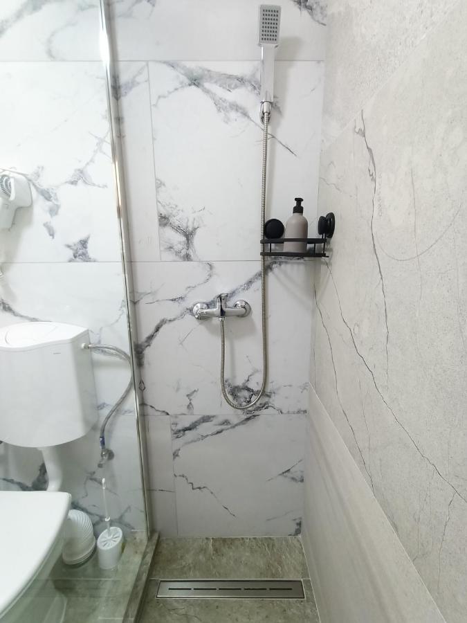 Casa Tiky Hotel Timişoara Buitenkant foto