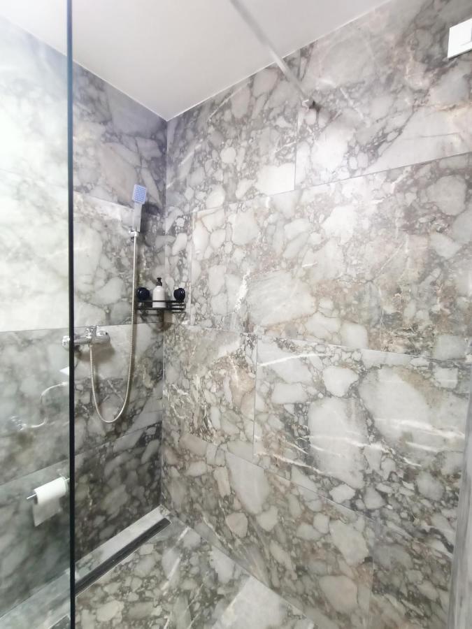 Casa Tiky Hotel Timişoara Buitenkant foto