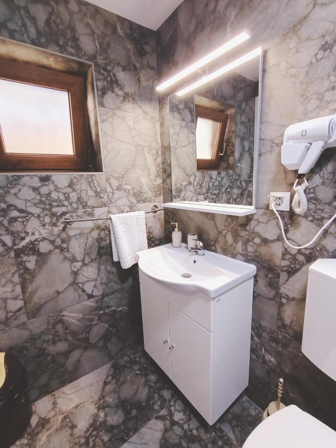 Casa Tiky Hotel Timişoara Buitenkant foto