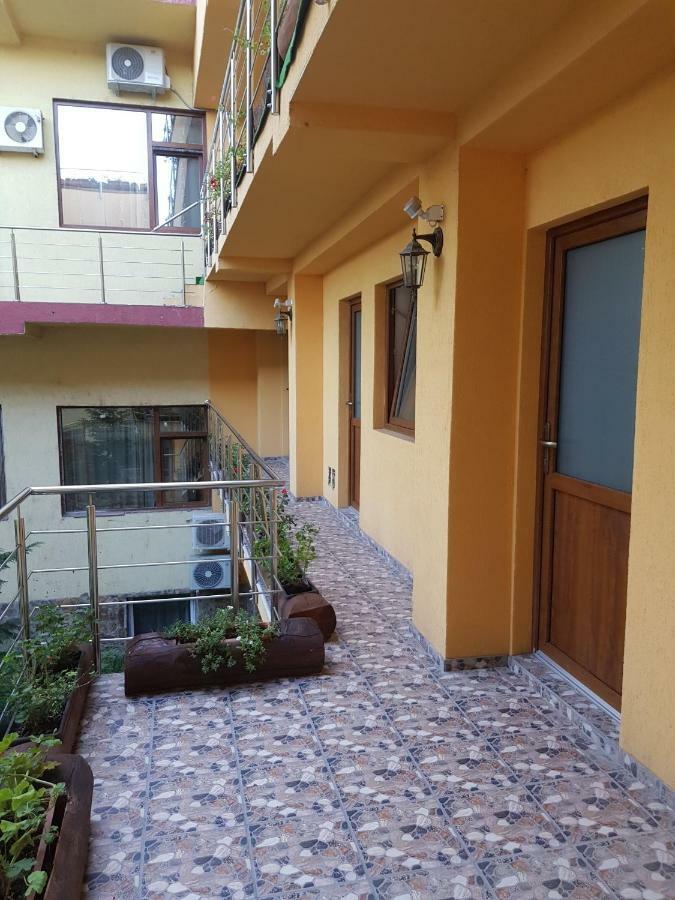 Casa Tiky Hotel Timişoara Buitenkant foto