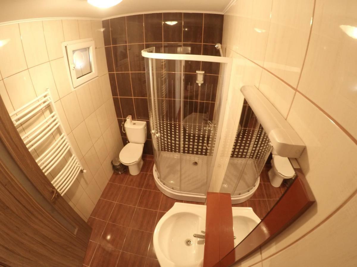 Casa Tiky Hotel Timişoara Buitenkant foto