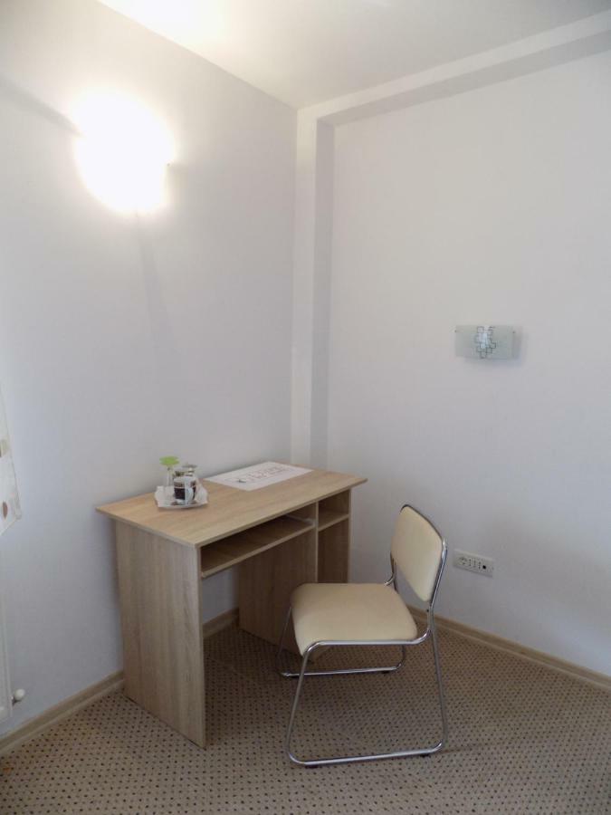 Casa Tiky Hotel Timişoara Buitenkant foto