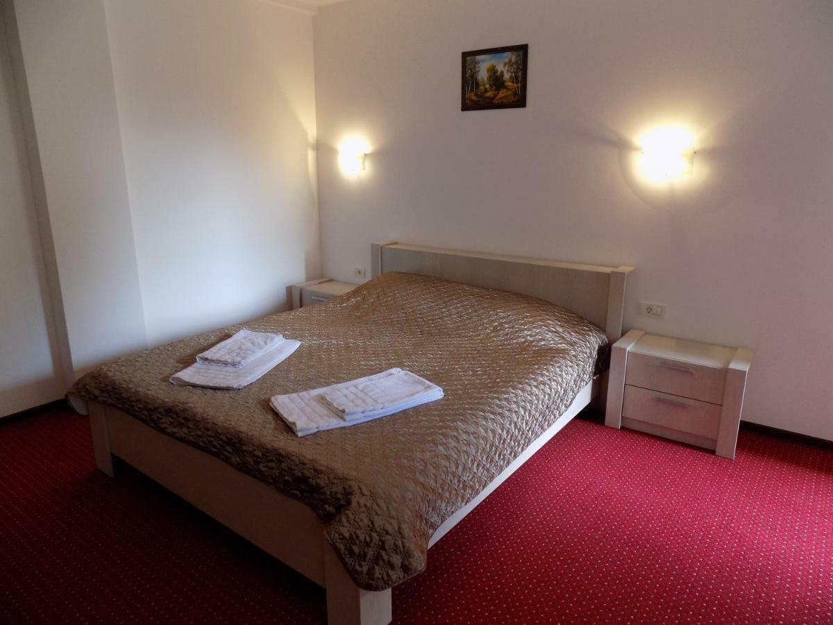 Casa Tiky Hotel Timişoara Buitenkant foto